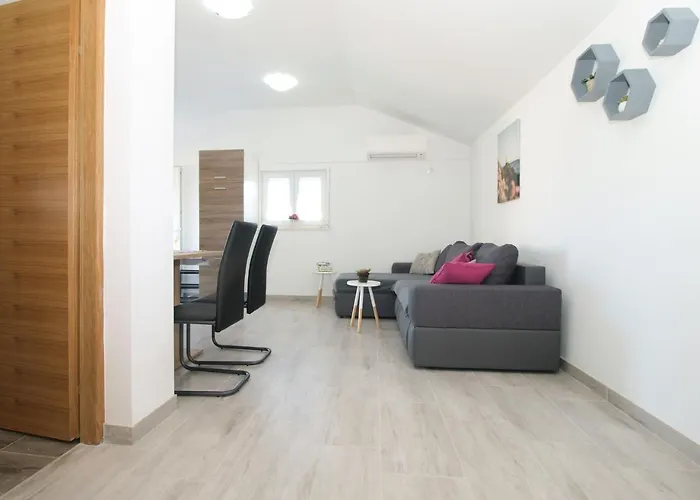 House Ankica 1818 *